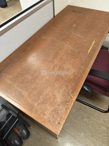 Used wooden table AI test 821